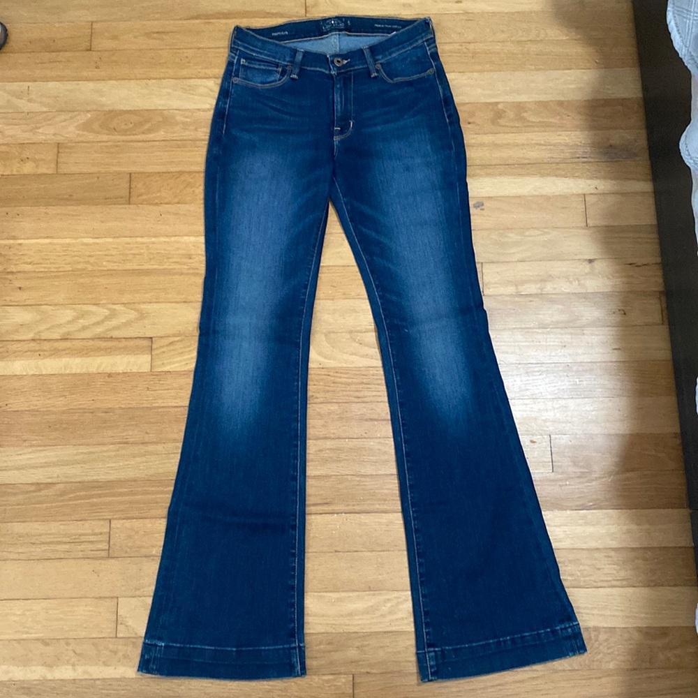lucky brand Brooke flare size 26